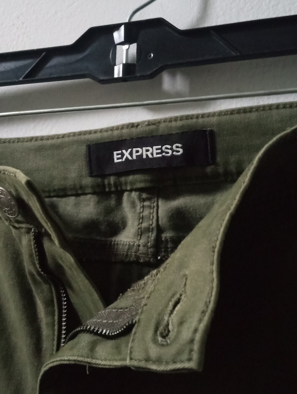 Express Olive Cropped Pants XL - Picture 3 of 5